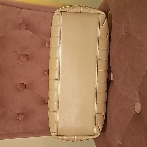 Authentic Saint Laurent Medium Loulou Shoulder Bag - Picture 7 of 17